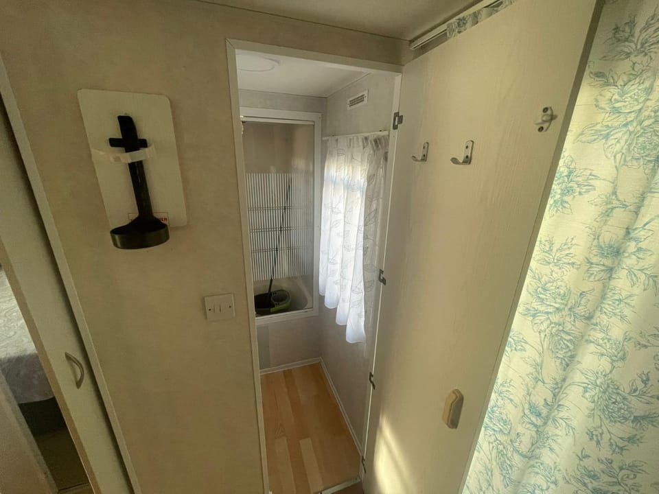 Bathroom, Bath