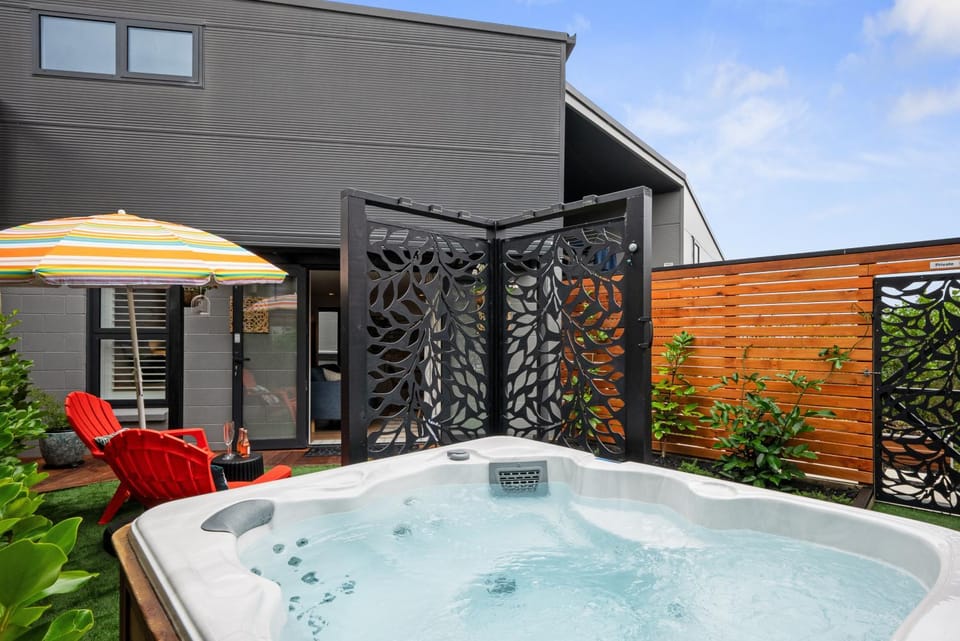 Hot Tub, Garden view