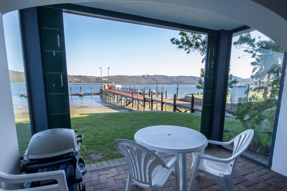 BBQ facilities, Balcony/Terrace, Lake view