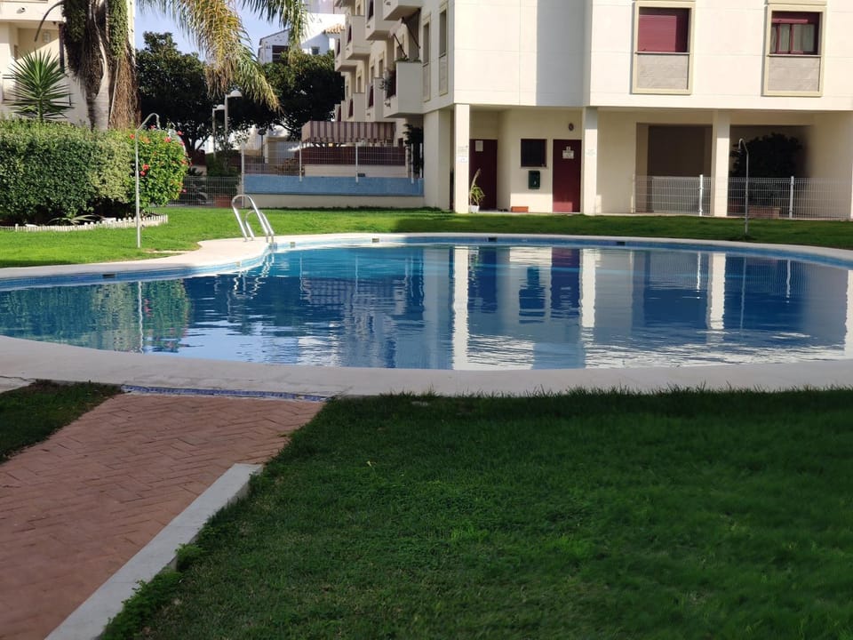 Swimming pool, Swimming pool