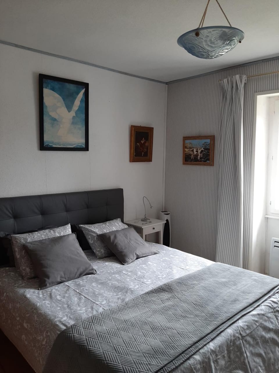 Bed, Photo of the whole room