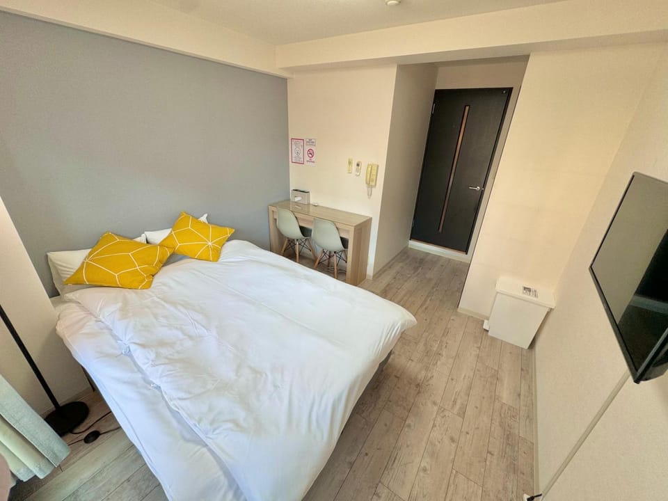 Bed, Photo of the whole room, Bedroom