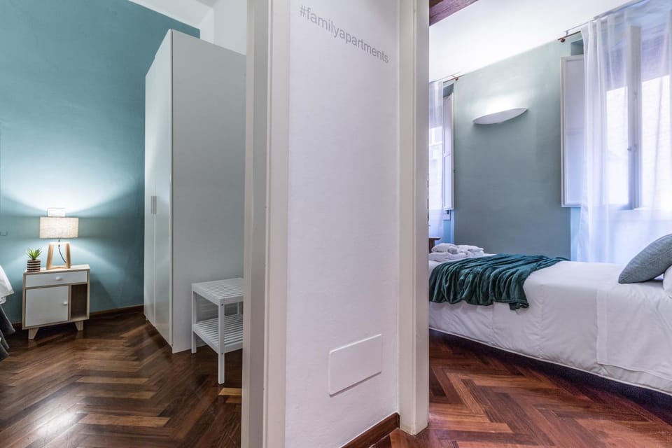 Bed, Photo of the whole room, Bedroom, Family