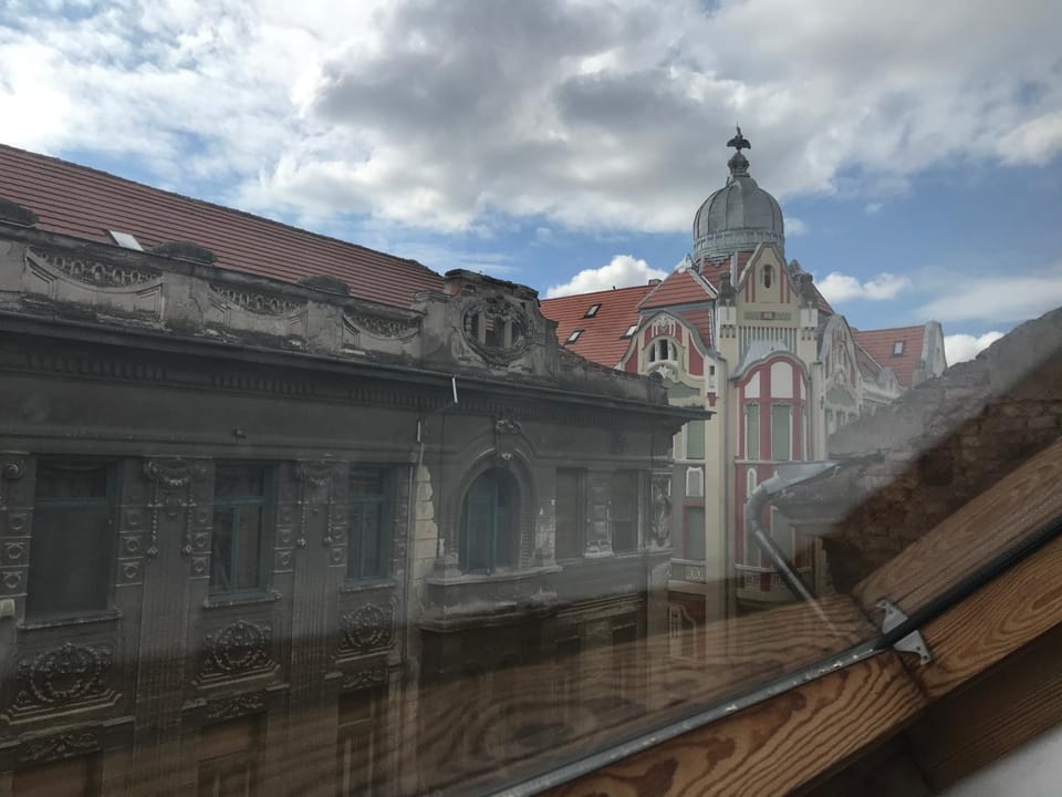 Savoya nr2 Loft Studio Old City Center Self check-in Workspace Apartment in Timisoara