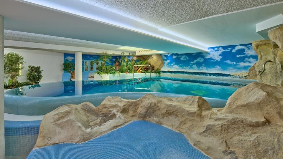 Spa and wellness centre/facilities, Swimming pool