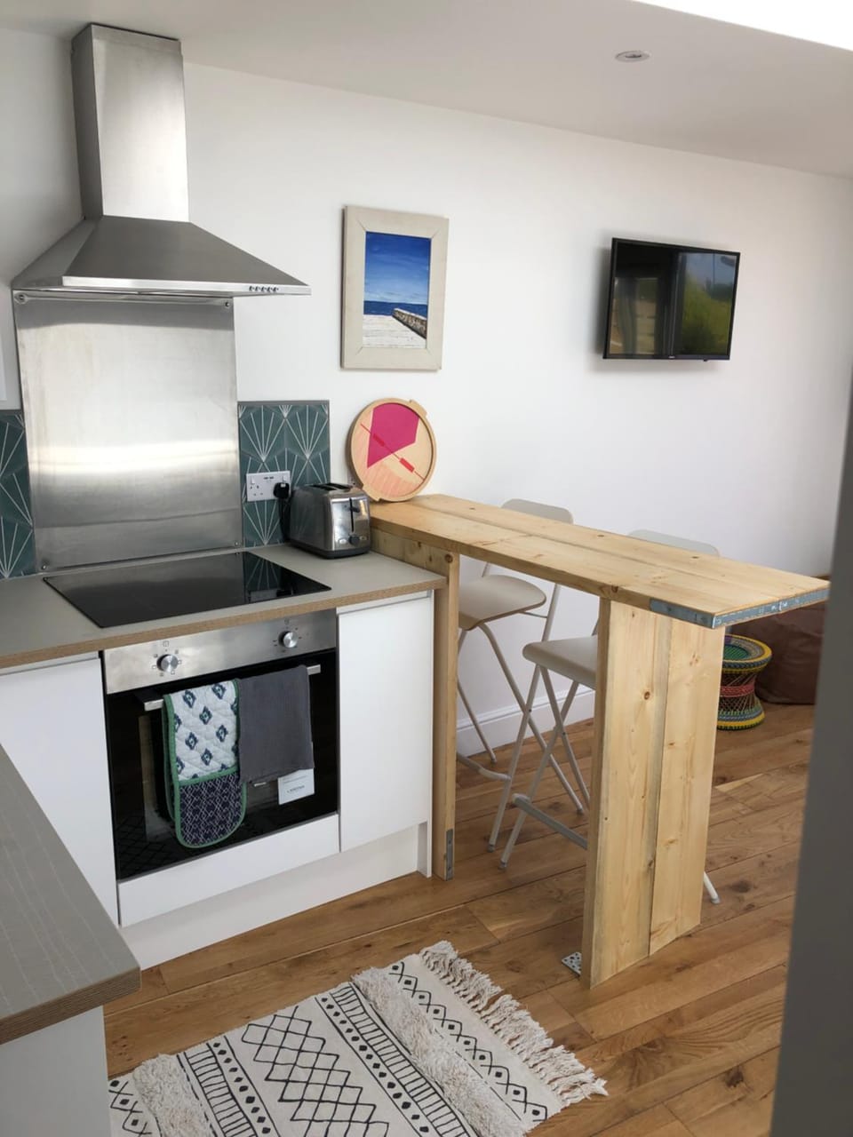 Kitchen or kitchenette, Dining area, minibar, pet friendly, stove