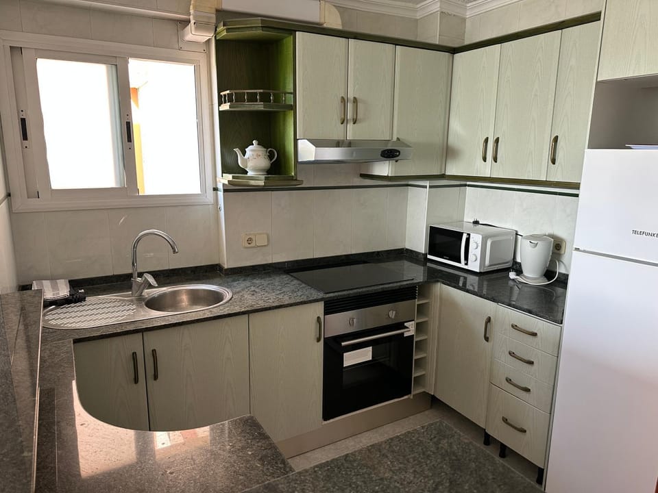 SUN AND BEACH LOVERS, APARTEMENTO 7-14 Apartment in La Pineda
