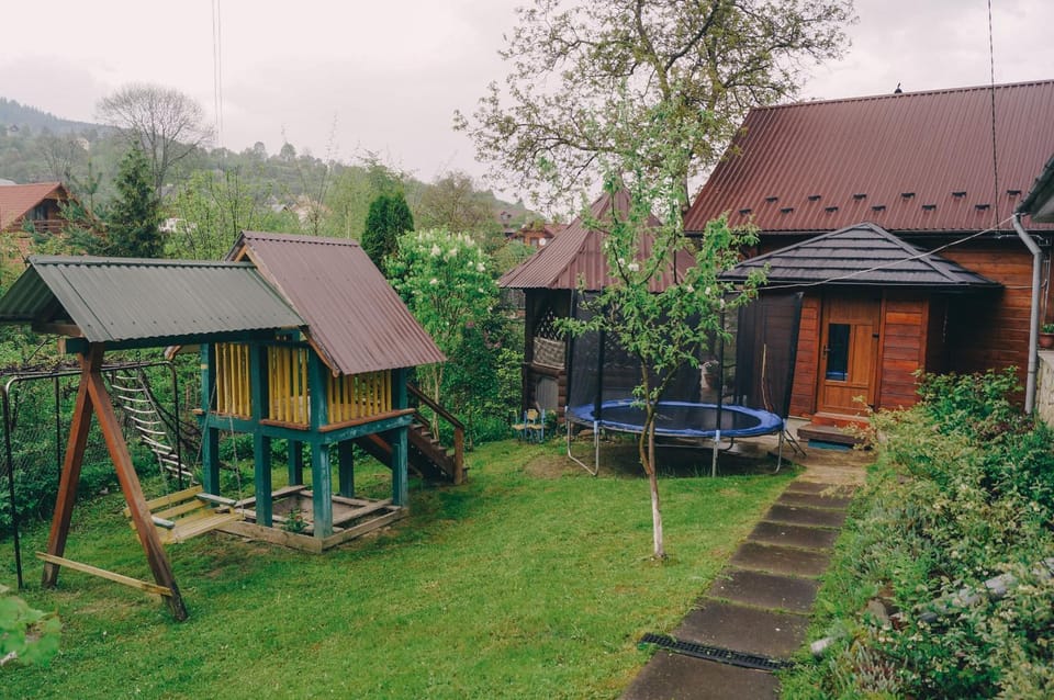 Будиночок в Карпатах House in Ukraine