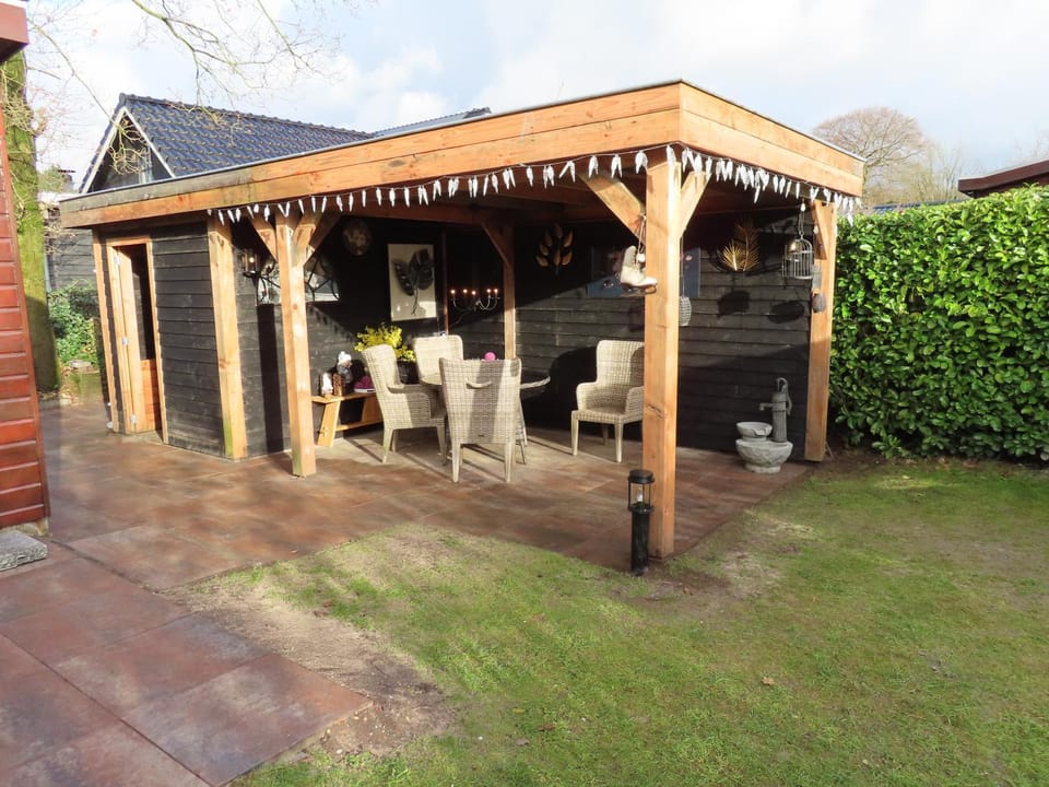 Property building, Garden, Garden, On site, Garden view, Garden view