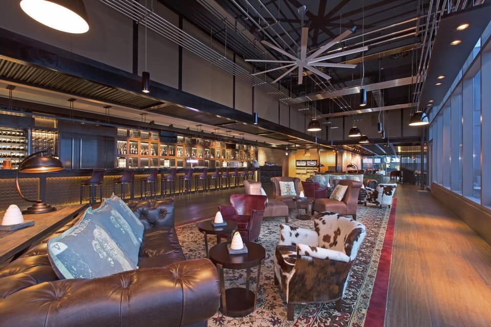 Restaurant/places to eat, Restaurant/places to eat, Food and drinks