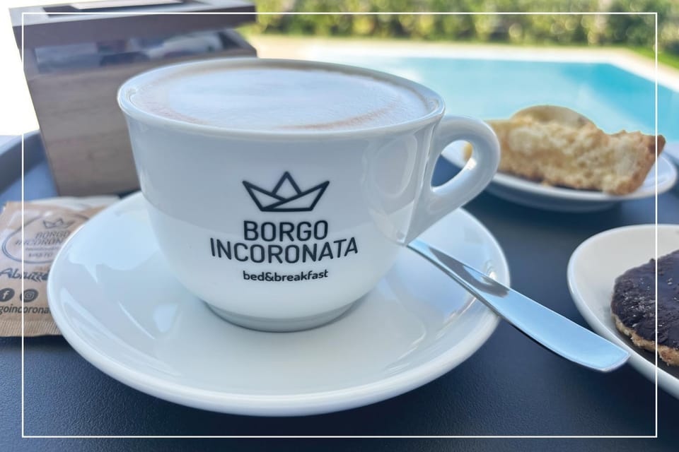 Swimming pool, Breakfast