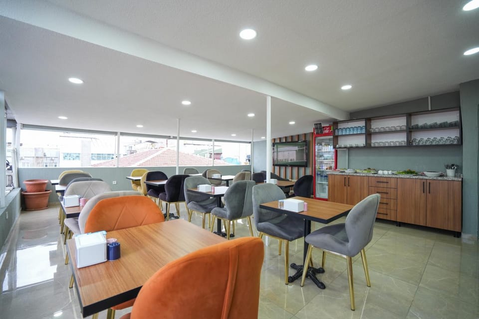 Restaurant/places to eat, Kitchen or kitchenette, Living room, Banquet/Function facilities, Seating area