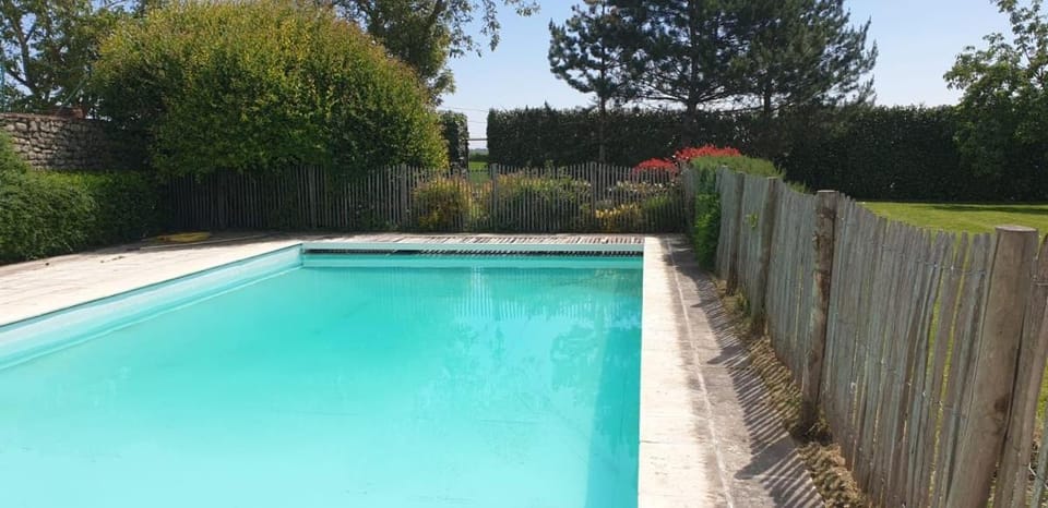 Le Convivial - Paisible propriété proche ParisChartres Bed and Breakfast in Centre-Val de Loire