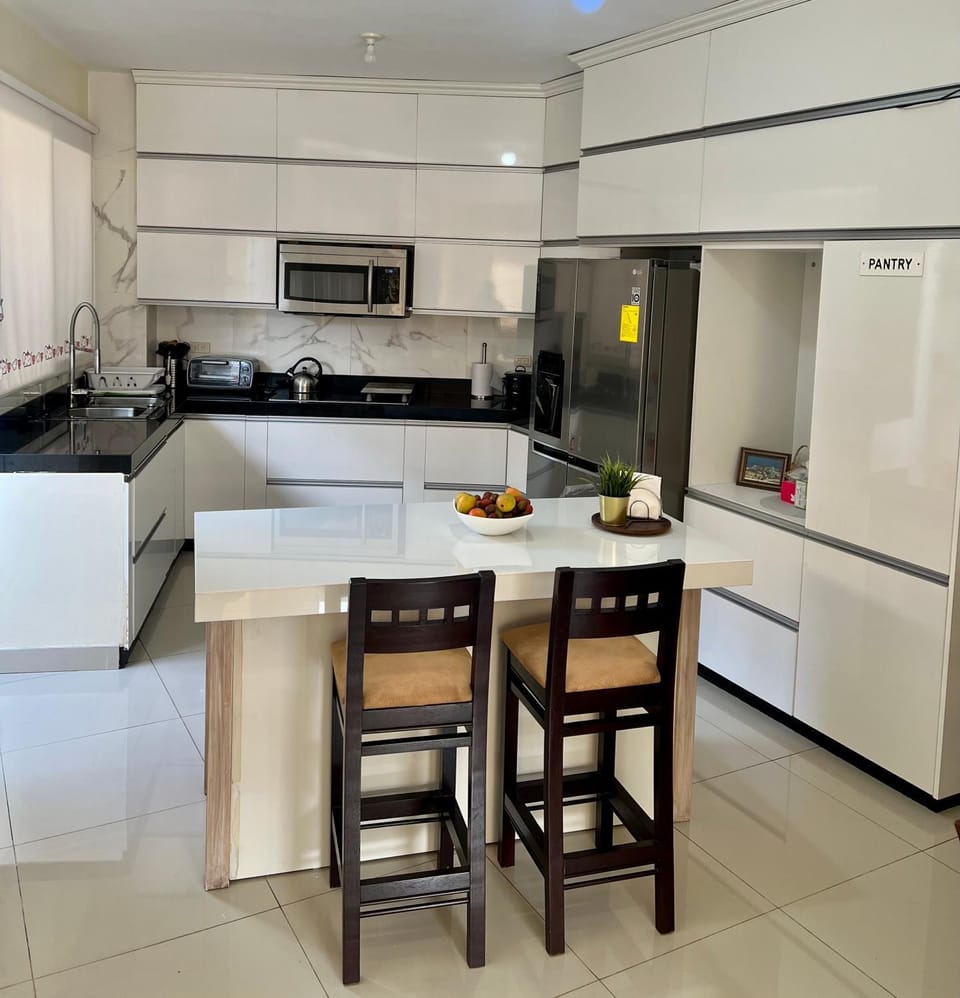 Garzota Suites Airport Bajos Apartment in Guayaquil