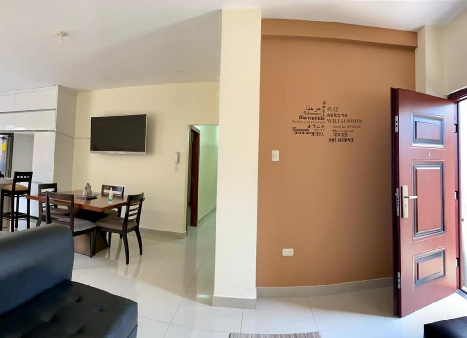 Facade/entrance, Photo of the whole room, Floor plan