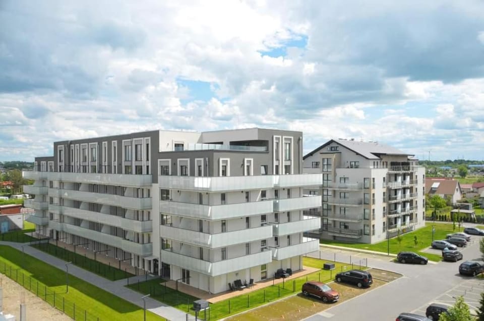 Property building, Day, Neighbourhood