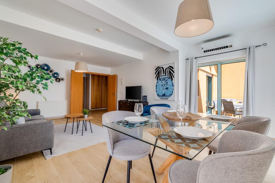 Sunny Marina View Apartment Albufeira 1B-3C Apartment in Guia