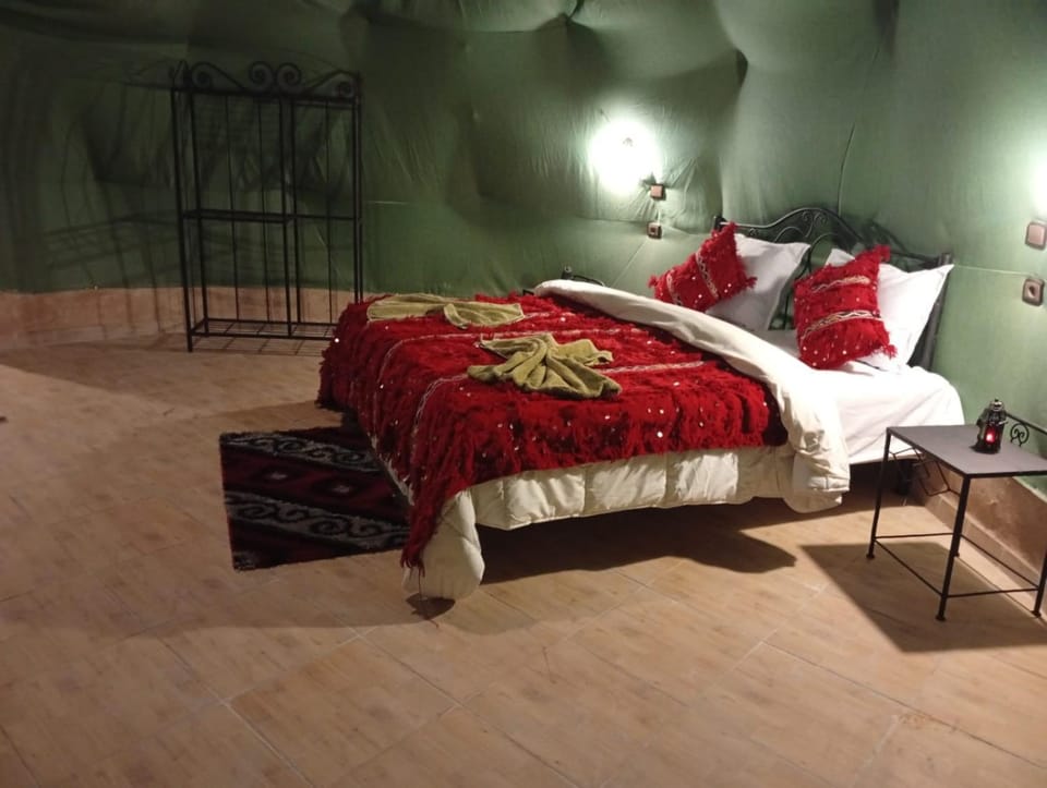 Bed, VIP
