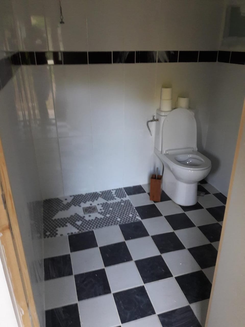 Shower, Toilet