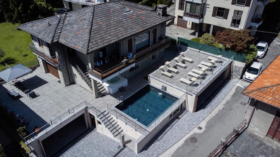 Property building, Swimming pool