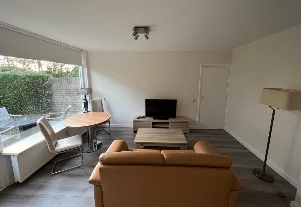 TV and multimedia, Living room, Dining area