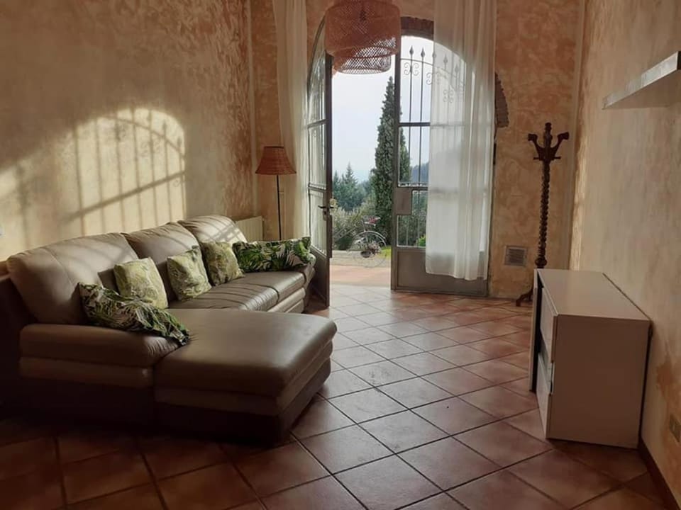 Podere"sulle soglie del Bosco" appartament and rooms Bed and Breakfast in Emilia-Romagna