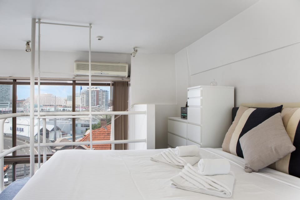 S203S - The Loft by Darling Harbour Apartment in Sydney