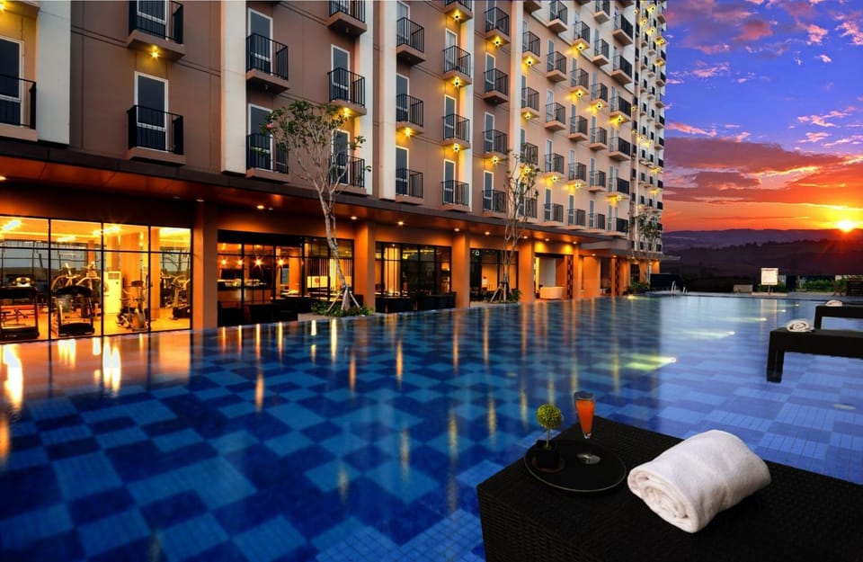 Swimming pool