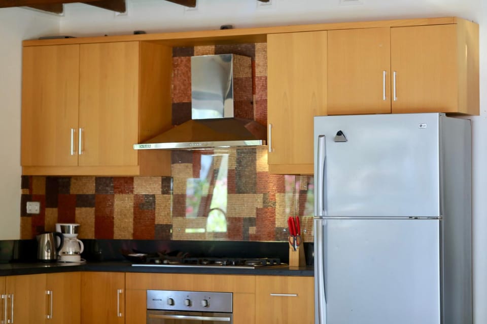 Coffee/tea facilities, oven, pet friendly, stove, toaster, kitchen