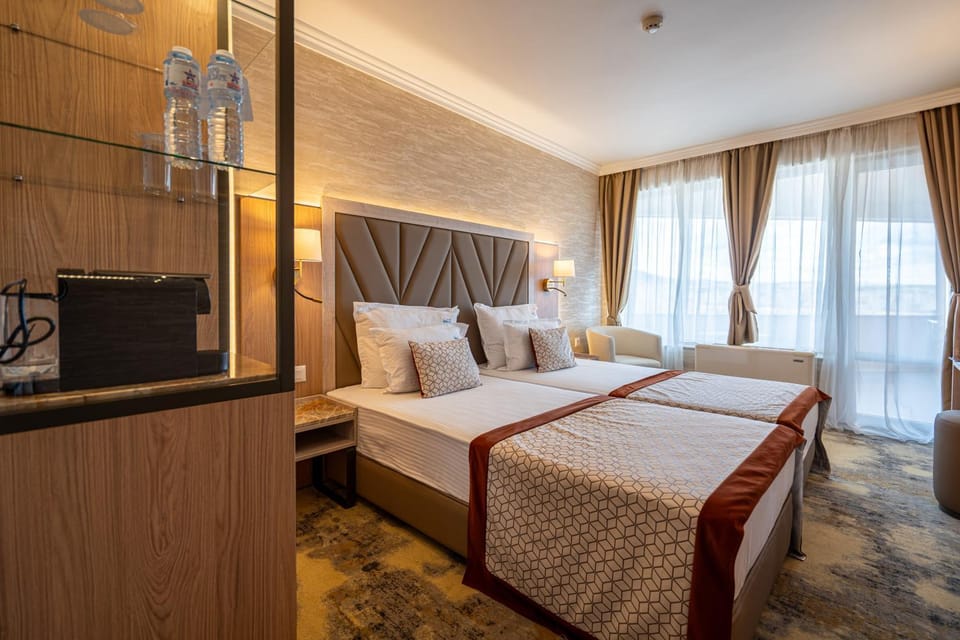 Bed, Bathroom, TV and multimedia, Coffee/tea facilities, Balcony/Terrace, minibar, wardrobe