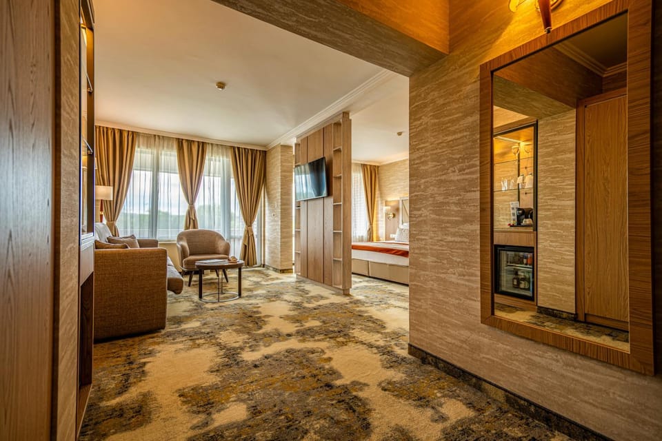 Bed, Bathroom, TV and multimedia, Coffee/tea facilities, Balcony/Terrace, Seating area, minibar, wardrobe