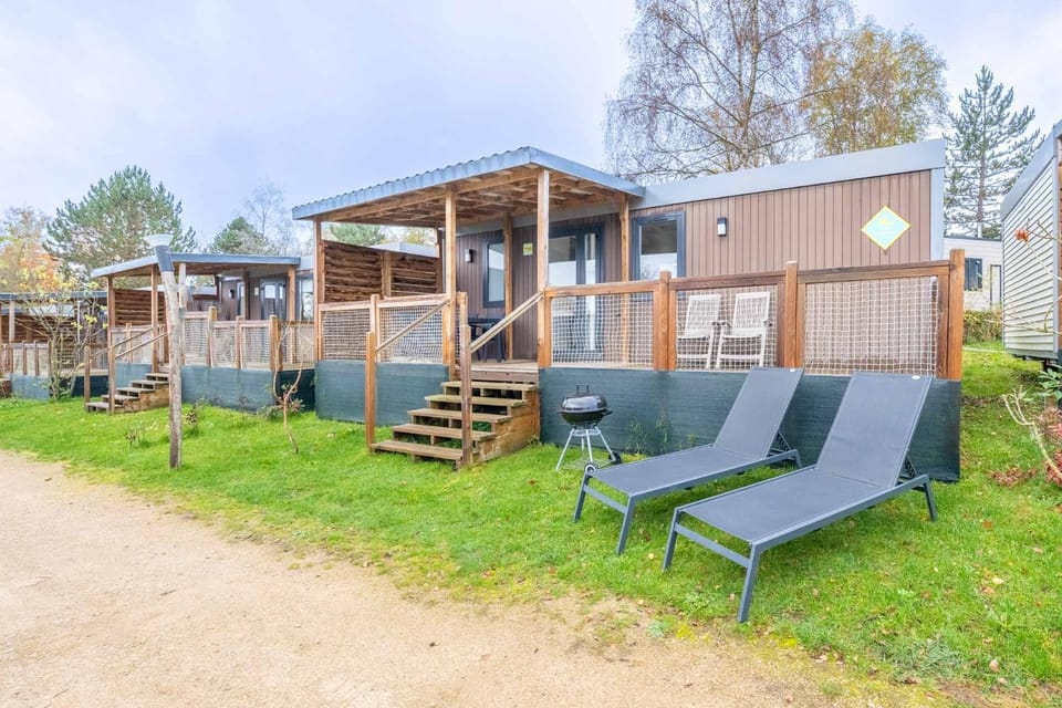 Property building, Patio, Garden, Garden view, sunbed