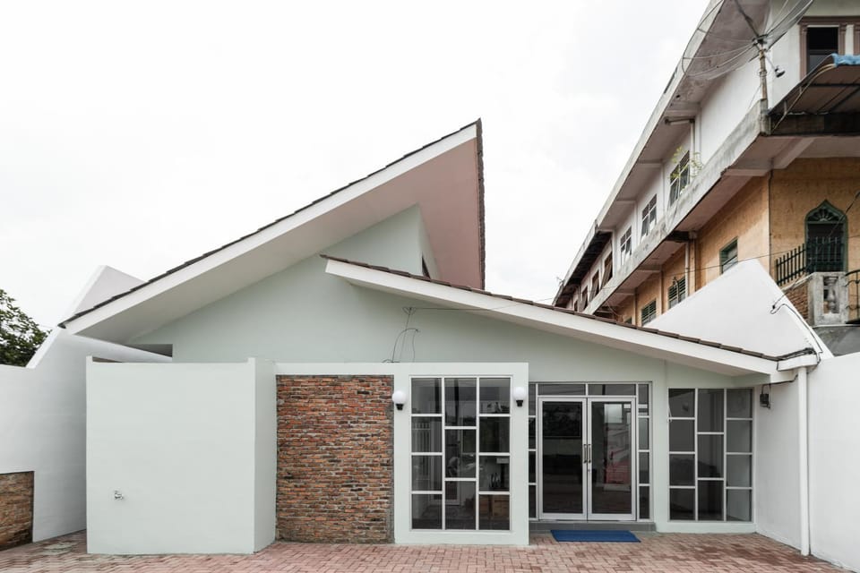 Facade/entrance