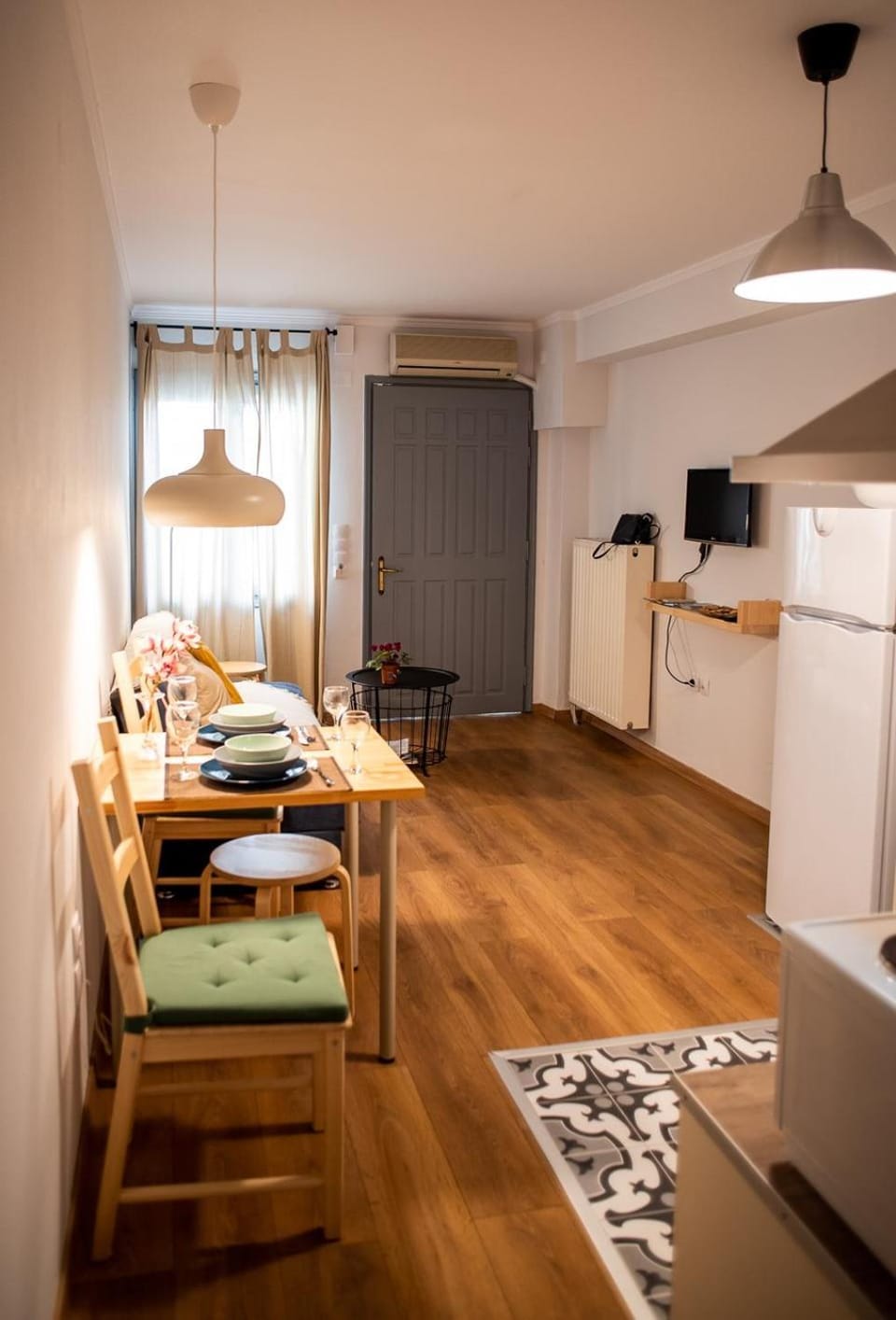 Living room, Seating area, Dining area