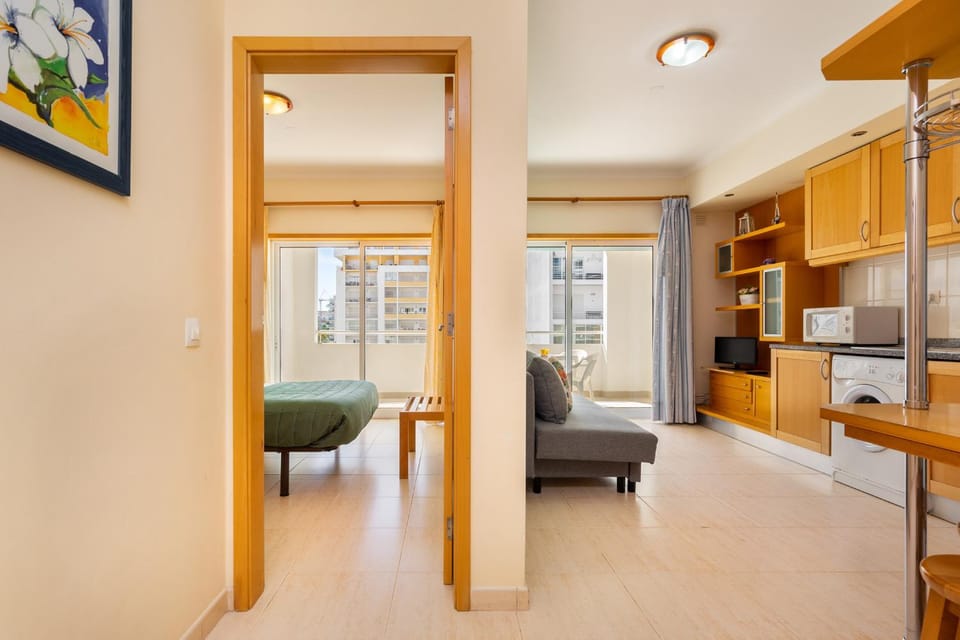 Bed, Kitchen or kitchenette, Living room, Photo of the whole room, Seating area, Dining area, Bedroom