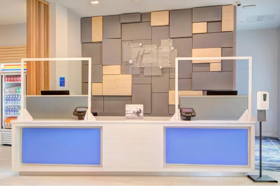 Holiday Inn Express & Suites Charlotte Southwest by IHG Hotel in Charlotte
