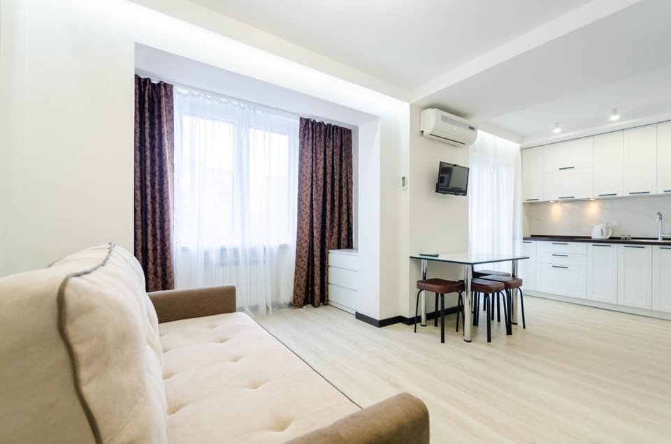 Kitchen or kitchenette, Seating area