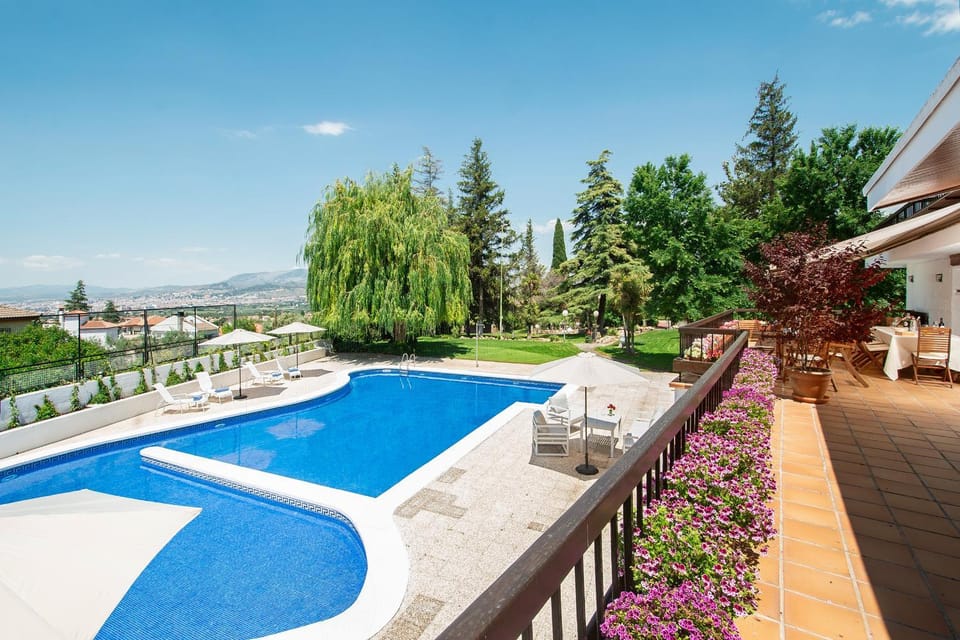 Balcony/Terrace, Swimming pool
