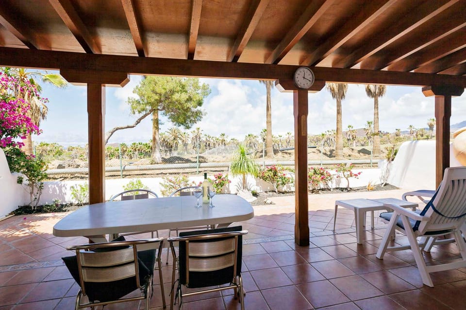 Patio, Natural landscape, Balcony/Terrace, Seating area, Dining area