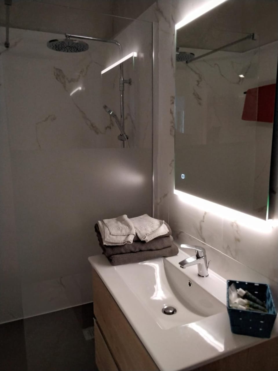 Bathroom, towels