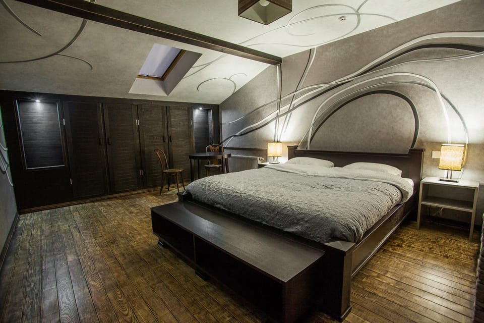 Bed, Photo of the whole room, Dining area, Bedroom