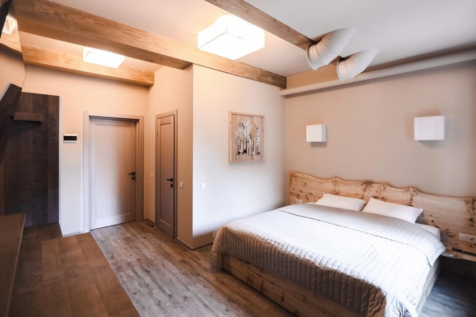 Bed, Photo of the whole room, Dining area, Bedroom, wardrobe