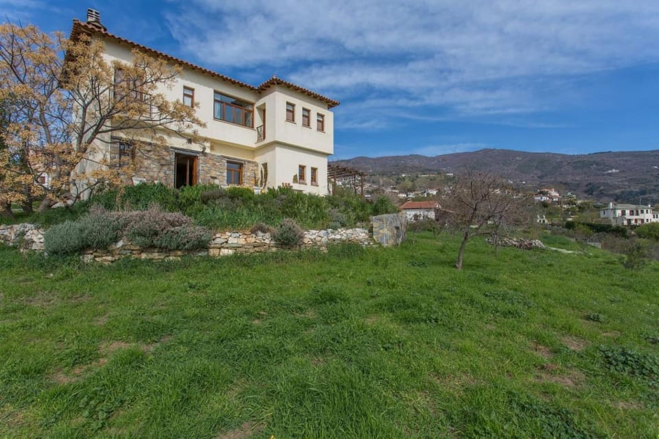 ARTistic House: view - pingpong - billard House in Magnesia Prefecture, Greece