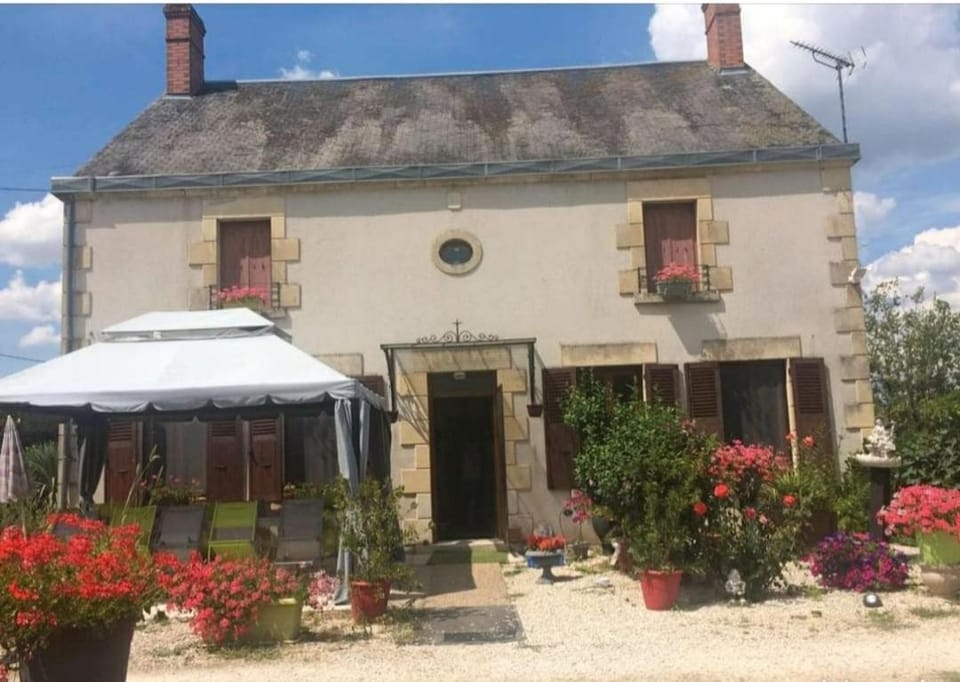 Chambres et table d'hôtes les grivottes Bed and Breakfast in Centre-Val de Loire