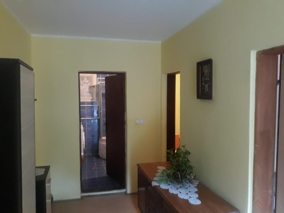 Facade/entrance, Decorative detail, Area and facilities