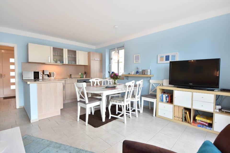 TV and multimedia, Kitchen or kitchenette, Living room, Dining area, dishwasher, minibar, stove