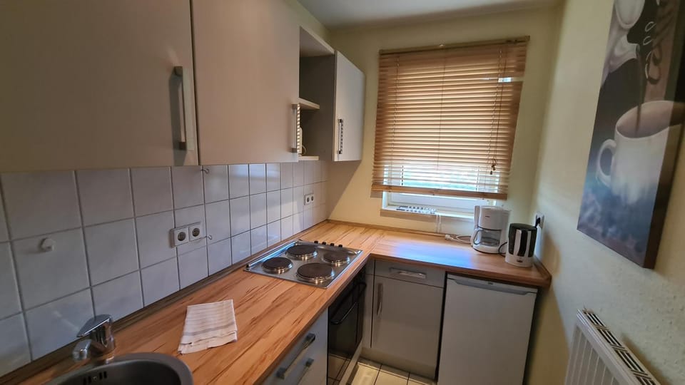 Kitchen or kitchenette, pet friendly, stove