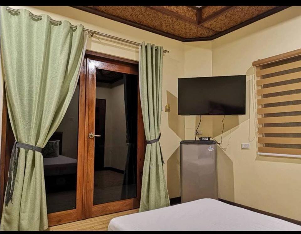 Alona Vikings Lodge Resort in Panglao