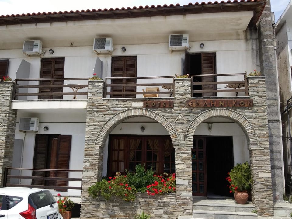 Property building, Day