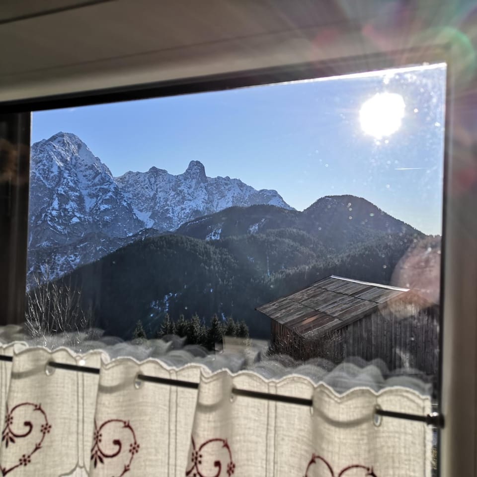 Balcony/Terrace, Mountain view